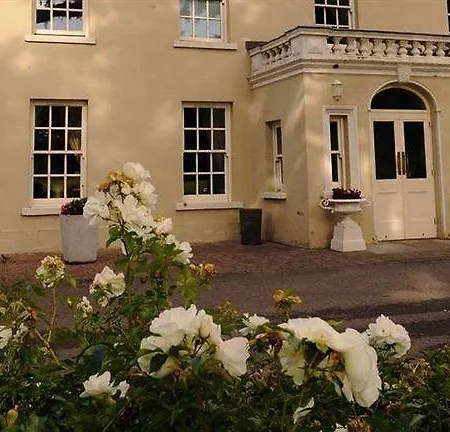 Roganstown & Country Club Otel 4*