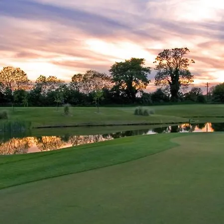 Hotel Roganstown & Country Club 4*