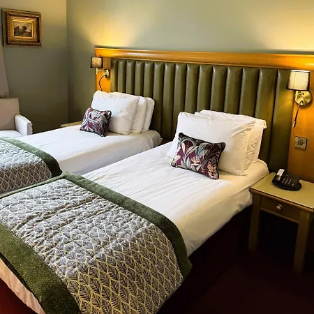Отель Roganstown & Country Club 4*