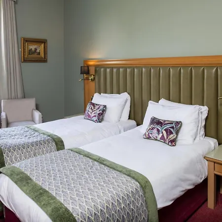 Roganstown & Country Club 4*