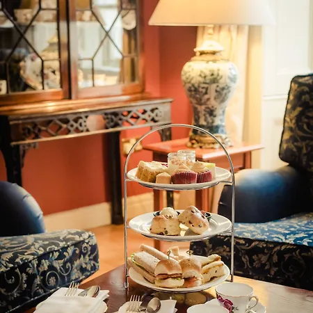 Hotel Roganstown & Country Club 4*