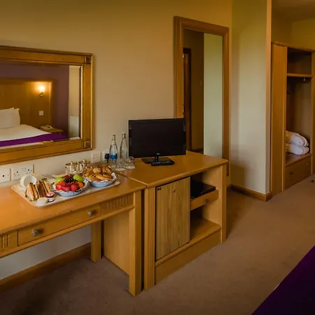Отель Roganstown & Country Club