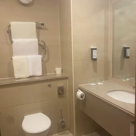 Отель Roganstown & Country Club 4*