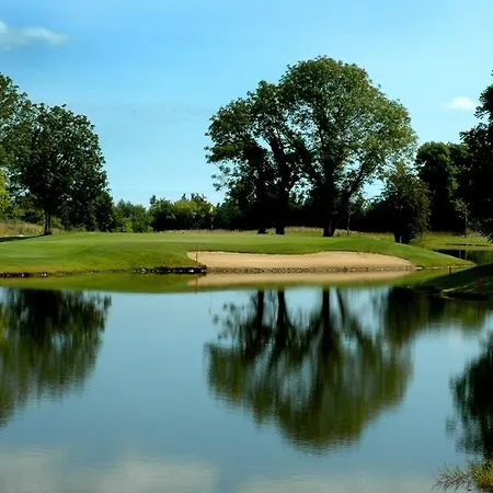 Roganstown & Country Club 4*