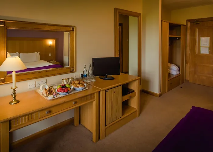 Hotel Roganstown & Country Club